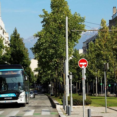 Grenoble Hyper-Centre + Wifi + Netflix Apartment ภายนอก รูปภาพ