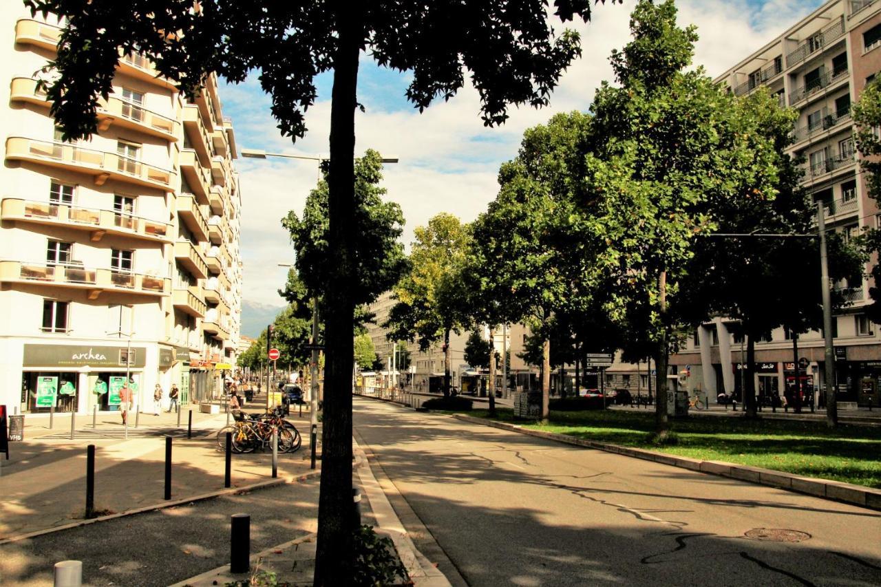 Grenoble Hyper-Centre + Wifi + Netflix Apartment ภายนอก รูปภาพ